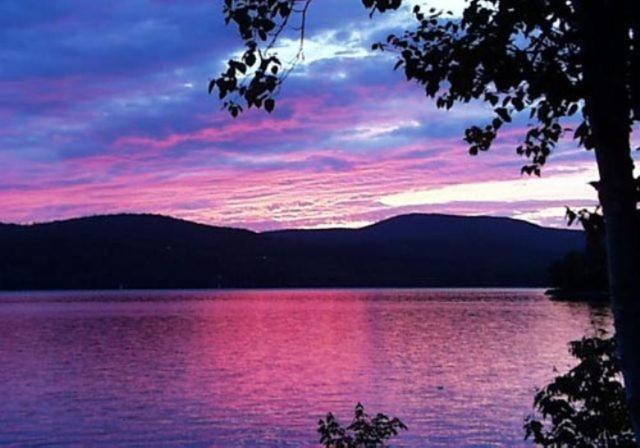 Tumble Inn Schroon Lake Exterior photo